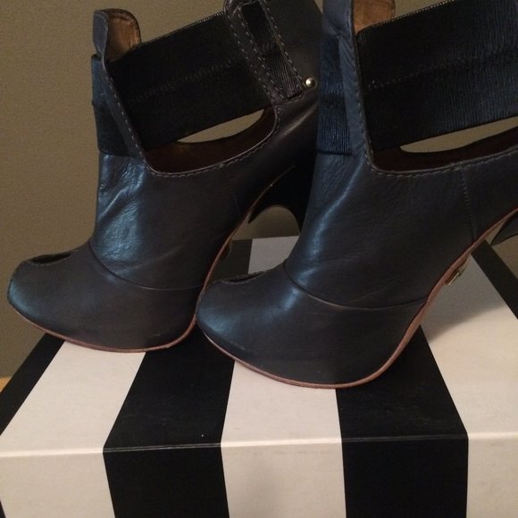 L.A.M.B. Jaro Stiletto Ankle Bootie 9.5 - Picture 6 of 8